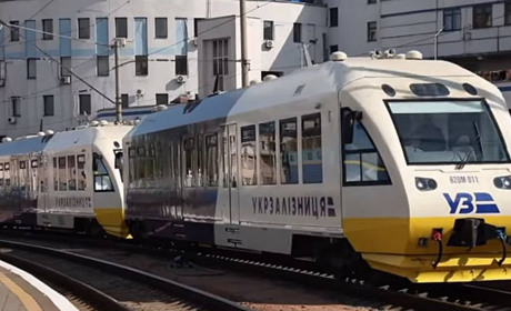 З Лозової на Слов'янськ запустили приміський поїзд