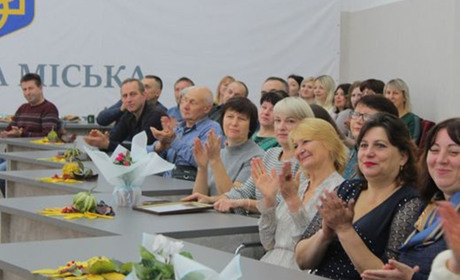 У Мені вшанували вчителів з нагоди професійного свята. Кого нагородили