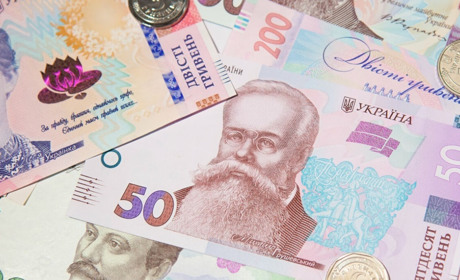 Як бердянці обналічують гроші с карток та міняють рублі на гривні