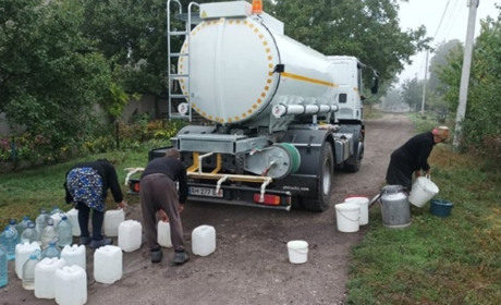 У Курахівській громаді відсутнє водопостачання. Хто забезпечує людей водою