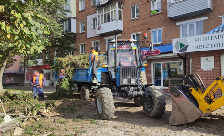 В Барі біля на вулиці Героїв Майдану реконструюють тротуар