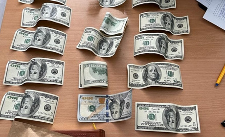 Сарненчанина-наркоторговця спіймали на хабарі поліцейському: справа в суді