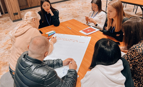 Новини воєнного часу. Старокостянтинівщина. Про модернізацію, навчання, творчість та відпочинок