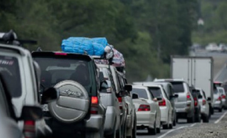 Колаборанти беруть відпустки і тікають вглиб Луганщини. Які настрої на окупованій території