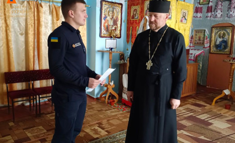 Нікопольські рятувальники нагадали про заходи безпеки під час богослужіння прихожанам та настоятелям