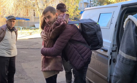 Як волонтери евакуюють людей з Вугледара