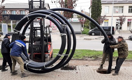 Новини воєнного часу. Старокостянтинівщина. Заміна тепломережі, смертельна ДТП