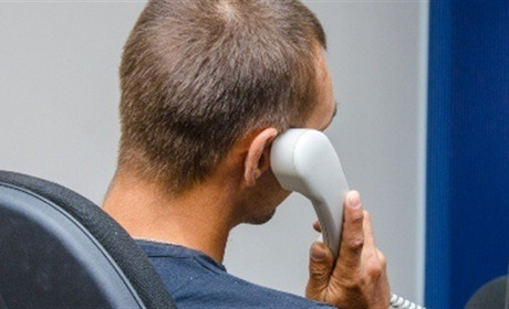 Запустили анонімну гарячу лінію для психологічної підтримки чоловіків: контакти