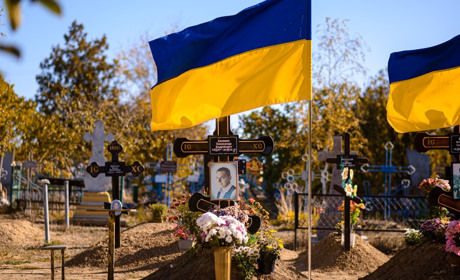 "І досі пишу тобі повідомлення в надії, що ти прочитаєш". Саша Холявко: спогади рідних про Героя