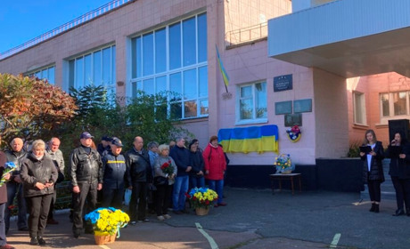 Відкриття меморіальних дошок: у Ніжині вшанували пам'ять загиблих Героїв. Фото