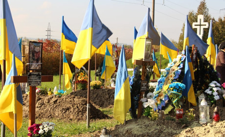 На Дрогобиччині вшанували пам’ять новітніх Героїв та відправили панахиду на їх могилах