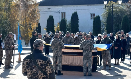 У Кременці прощалися із Героєм — солдатом Сергієм Кравчуком