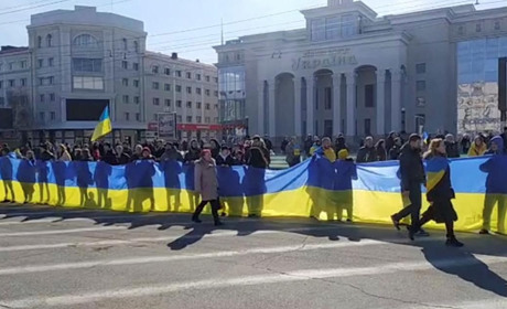 Колаборанти Херсонщини бояться розправи від людей: ходять і сплять у бронежилетах