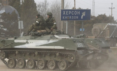 Росіяни готуються до наступу ЗСУ? Що кажуть воєнні аналітики про останні події у Херсоні
