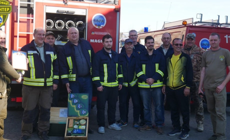 Волонтери Буковини передали Торецькій громаді пожежну машину