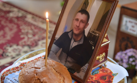 У Нікополі простилися із загиблим воїном Сергієм Кириловим