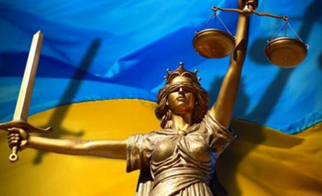 Судитимуть "прокурора" та "поліцейського". Скільки "отримають" за службу окупантам Луганщини