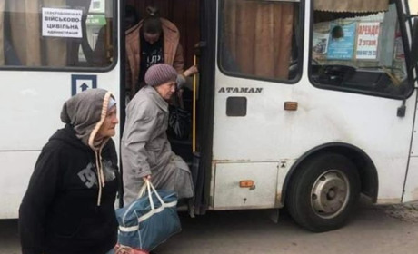 З Гуляйполя до Запоріжжя відновили рух евакуаційних автобусів