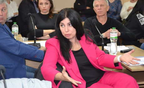 Депутати засумнівалися, чи потрібно міському голові аж три заступники? 32 сесія міськради