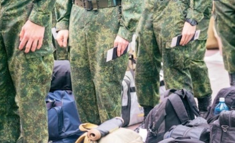 Пістолет біля скроні. Генерал армії рф біля Сватового особисто погрожував розстрілом мобілізованим