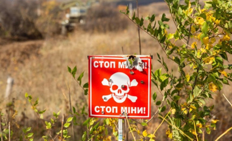 Окупанти мінують околиці Херсона, що їхні мобілізовані не тікали - Хлань