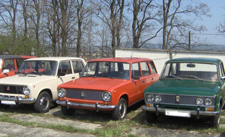 Жигулі та Таврії на дорогах Луганщини. Окуповані міста повертаються в радянські часи