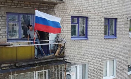 На Скадовщину заїхали 12 колаборантів-втікачів та заселилися в захоплений будинок