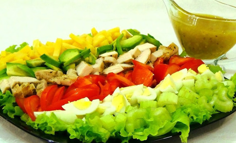 За 5 хвилин: рецепти смачних салатів нашвидкоруч