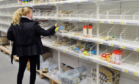 Окуповані міста Луганщини перебувають на порозі голоду. На що скаржаться місцеві жителі