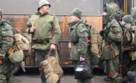 П’ють з калюж й самі шукають патрони. Російський телеканал розказав, як "мобікі" воюють під Сватовим