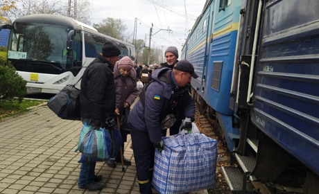 Обов'язкова евакуація з Донеччини: скільки людей виїхало з Торецької громади