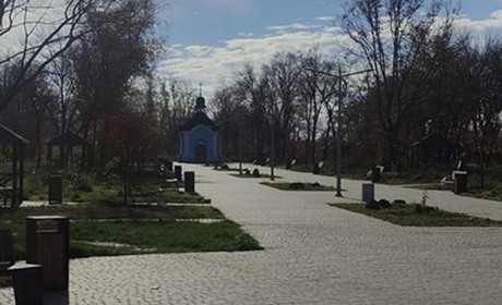 Росіяни вкотре обстріляли Курахове: у частині міста зникло електропостачання