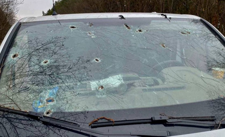 Ворожий снаряд влучив в автівку у Кураховому: є жертви. Обстріли і Курахівську ТЕС
