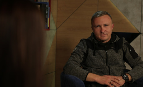 Енергетик, який допомагає відновлювати зруйновані будинки: Андрій Галюга у проєкті "Життя в облозі"