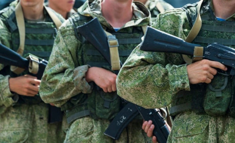 Мобілізовані росіяни у Сватовому, що вижили, благають їх відпустити. Знищено близько 500 військових