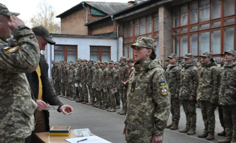 У Новоград-Волинському військовому ліцеї відбулась посвята нових ліцеїстів