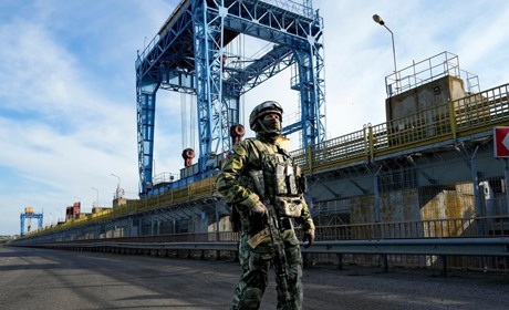 По дамбі Каховської ГЕС росіяни вивозять награбоване з правобережжя Херсонщини - ОК "Південь"