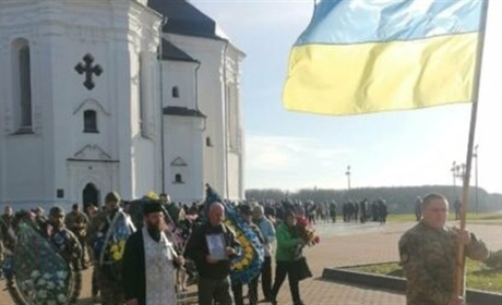 На Ніжинщині попрощалися з солдатом Володимиром Дзюбою