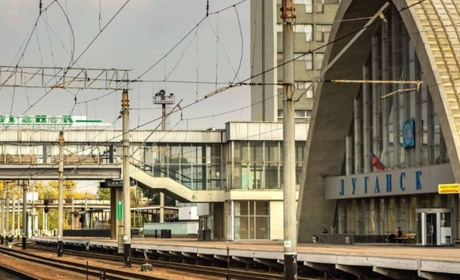 В "ЛНР" відміняють поїзди. Окупанти згортають свою діяльність?