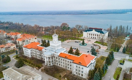 "Від виконкому до пам’ятника Шевченку столи накриємо"