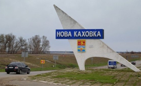 Колаборанти "евакуюються" з Нової Каховки у напрямок Арабатської стрілки