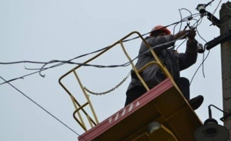 Без електропостачання залишаються понад 105 тисяч споживачів, - Гамалій