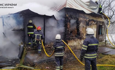 На Чернігівщині під час пожежі житлового будинку загинув 62-річний чоловік