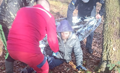 45-річний чоловік з Дрогобиччини три дні дні провів у лісі: його знайшли поліцейські