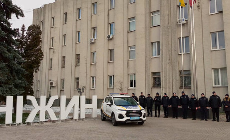 Ніжинським поліцейським придбали автомобіль