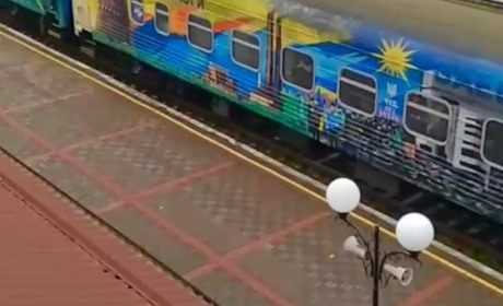 Історичний момент: до Херсона прибув перший потяг. Відео