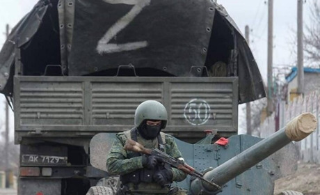 У Каховці росіяни крадуть транспорт