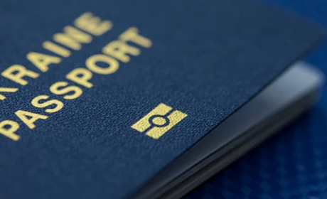 Як відновити закордонний паспорт: роз’яснення міграційної служби