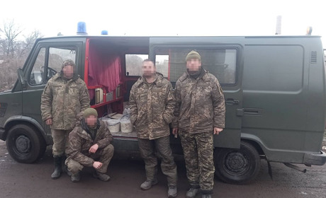 Менська громада передала землякам-військовим під Бахмут автівку