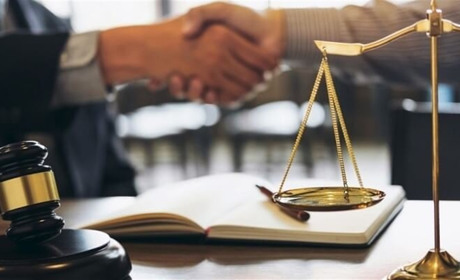 Як вибрати адвоката по кримінальним справам?